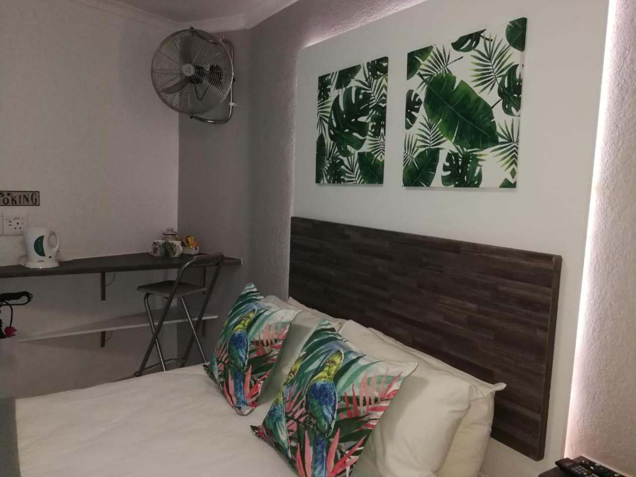 Abundance Lodge Mbombela Bagian luar foto