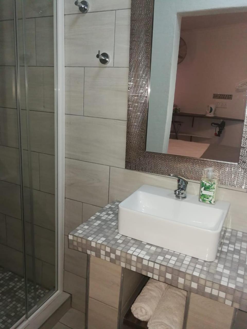 Abundance Lodge Mbombela Bagian luar foto